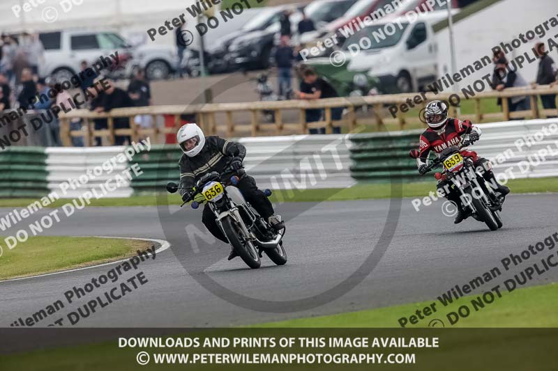 Vintage motorcycle club;eventdigitalimages;mallory park;mallory park trackday photographs;no limits trackdays;peter wileman photography;trackday digital images;trackday photos;vmcc festival 1000 bikes photographs